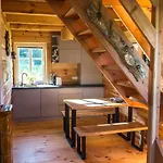 Wrzosowe Zacisze Lodge *